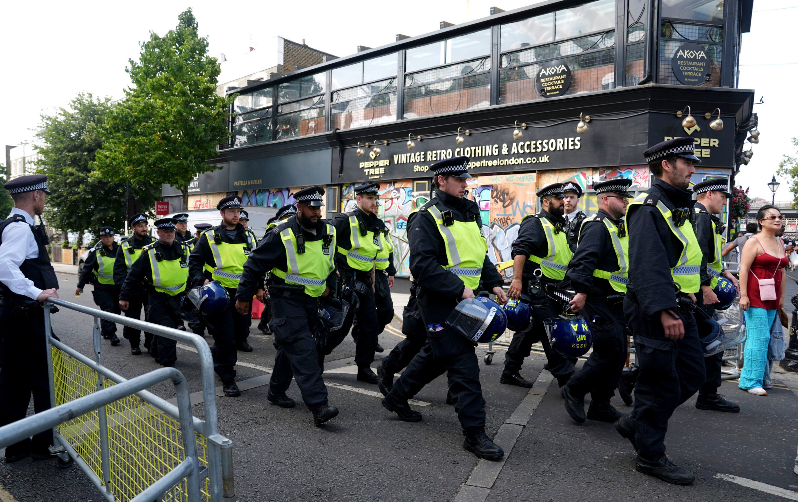 Met Police told to stop dancing at Notting Hill Carnival