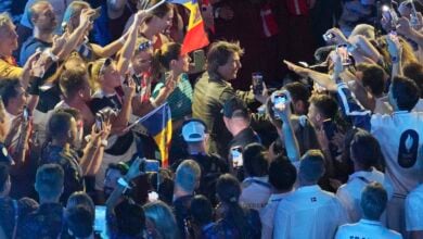 Tom Cruise into Paris Olympic closing ceremony