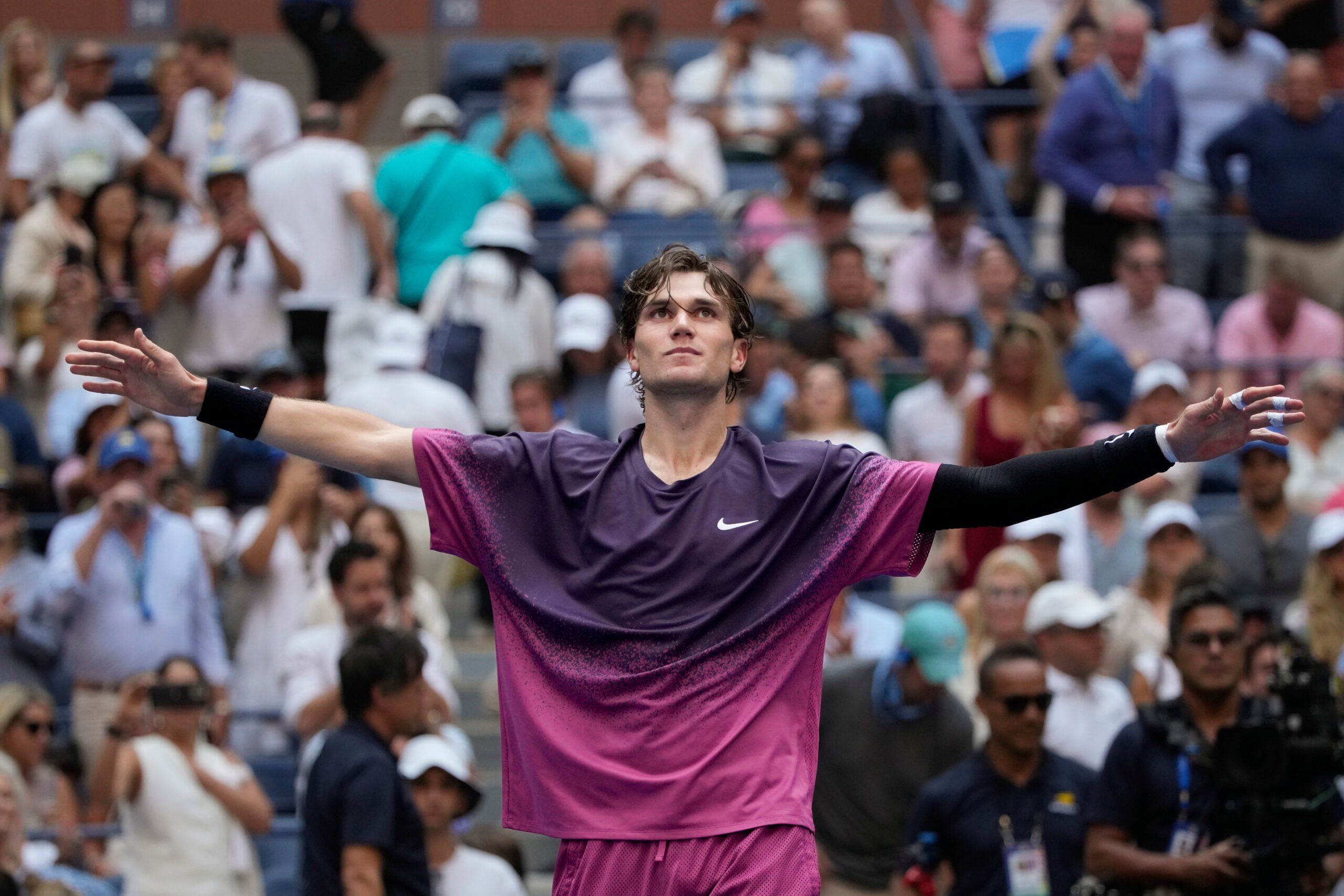 Jack Draper, of Great Britain, reacts after defeating Alex de Minaur, of Australia, during the quarterfinals of the U.S. Open tennis championships, Wednesday, Sept. 4, 2024, in New York. (AP Photo/Pamela Smith).