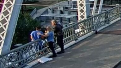 Bon Jovi saves distressed woman on Nashville bridge