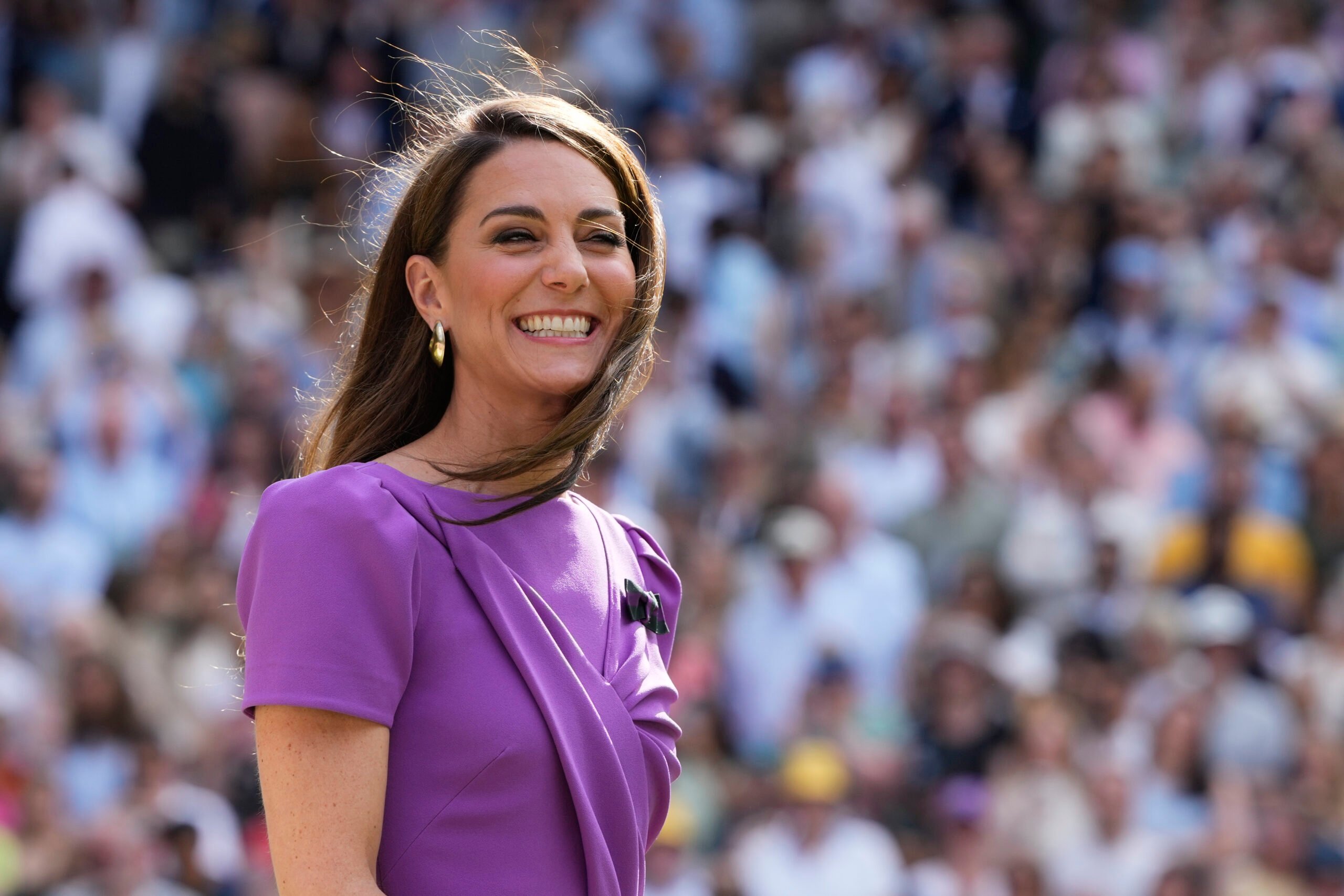 Britain's Kate, Princess of Wales waits to present the trophy to Carlos Alcaraz of Spain after he defeated Novak Djokovic of Serbia in the men's singles final at the Wimbledon tennis championships in London, July 14, 2024. (AP Photo/Kirsty Wigglesworth, File).