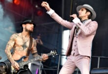 Jane's Addiction cancel tour after on-stage fight