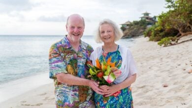 Campaigner Alan Bates weds on Richard Branson's private island