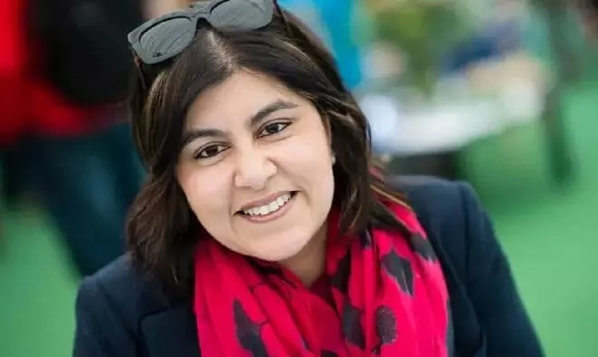 Warsi quits Tory party over far-right shift