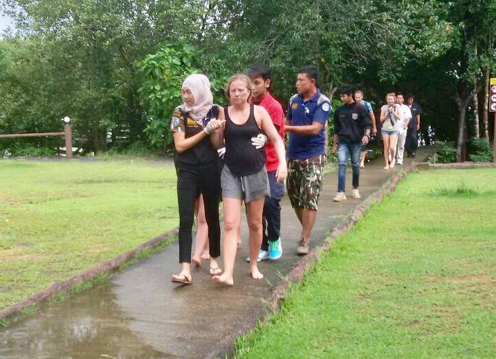 Boats collide off James Bond island (Koh Ta Poo). 16 injured.