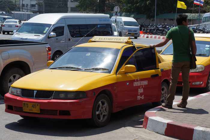 Phuket taxi drivers: Do as the Borneo taxi drivers do