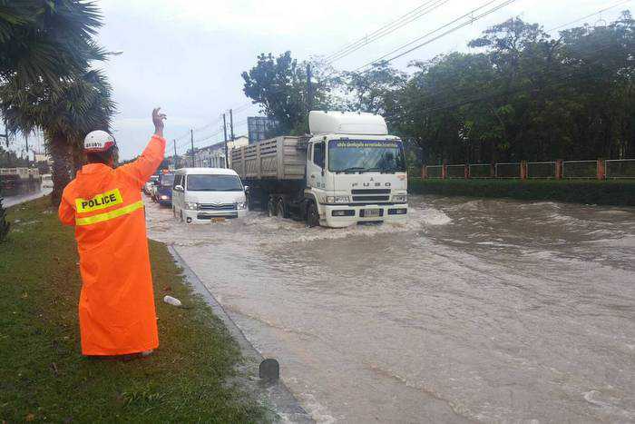 Flash floods swamp Phuket’s main highway