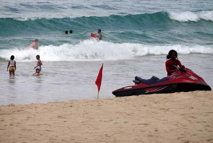 Poll: Should jet-skis stay on Phuket’s beaches?