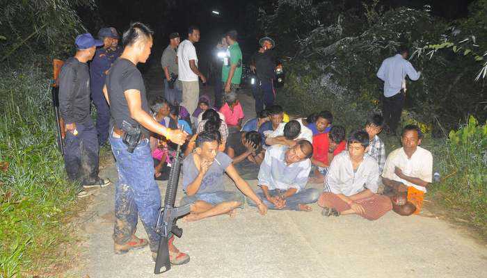 Human-trafficking gang arrested attempting to smuggle illegal workers into Phuket