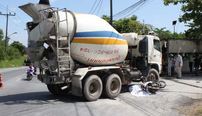 Phuket cement-truck driver charged over fatal collision killing student