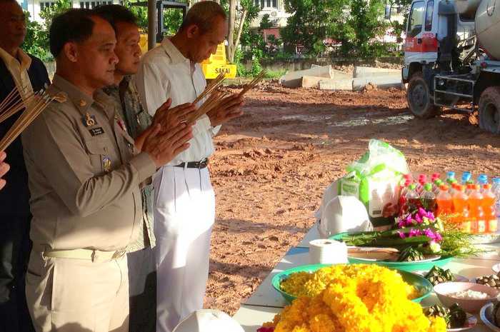 Governor joins merit-making for new Phuket Provincial Hall