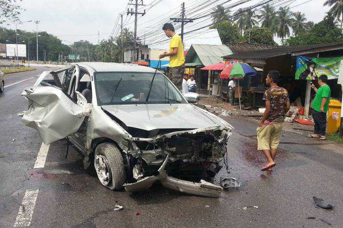 Two men injured after losing control of truck on notorious Phuket curve