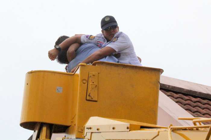 Depressed Phuket lawyer spared leap from rooftop