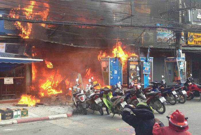 Fire breaks out on Phuket’s Soi Bangla