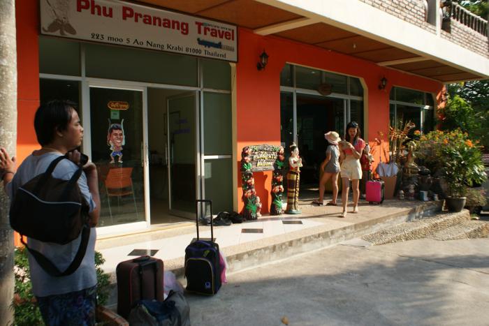 Krabi resort fraud case goes nationwide, hundreds file complaints