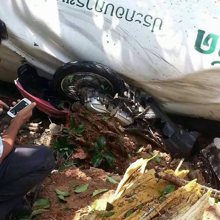 3 injured as water truck flips in Phuket