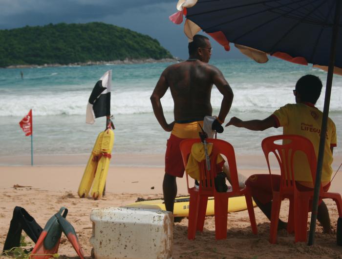 Lifeguards walk off Phuket beaches as PPAO drops ball on contract