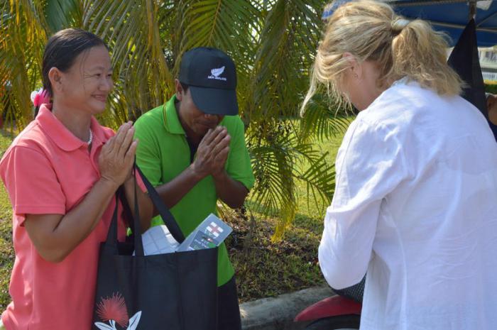 Video Report: Phuket crepe maker meets the stranger who saved him from sharks