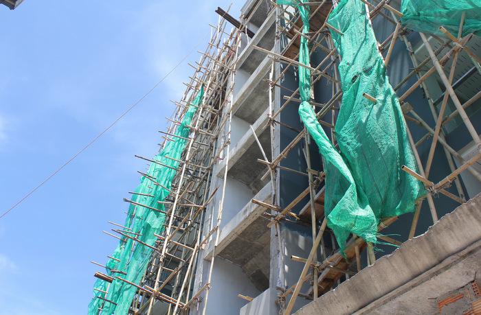 Teen worker dies in five-storey fall at Phuket hotel construction site