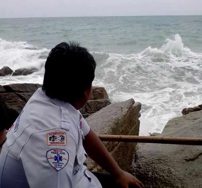 Slip on Phuket rocks costs fisherman his life