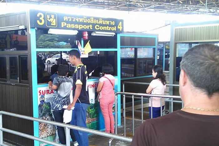 Phuket visa runners caught in “cash only’ immigration scare