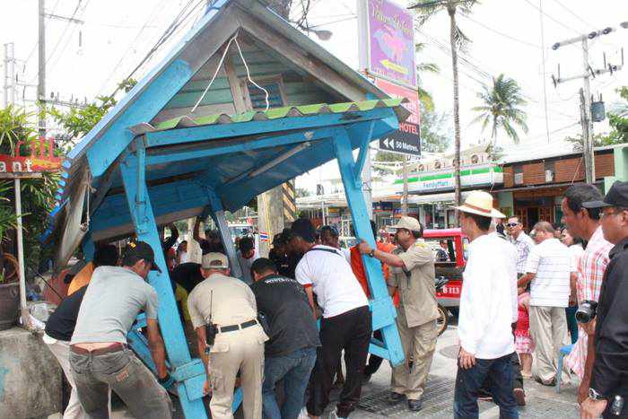 Kalim residents beg police to have mercy on taxi stands