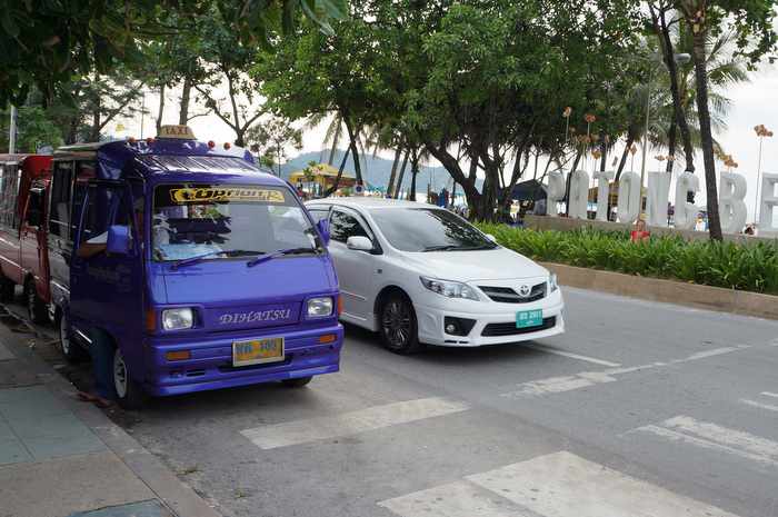 Phuket taxi call center on hold, ranks wait for green light