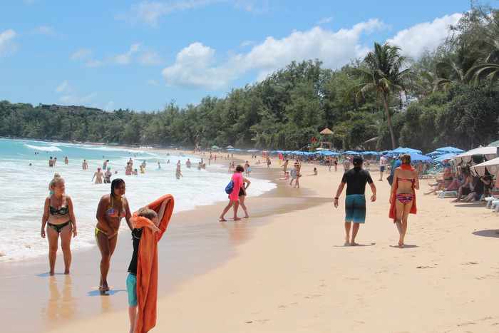 Phuket boy, 14, drowns in heavy surf at Karon Beach