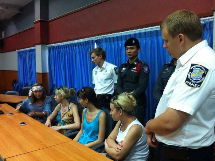 Seven arrested for stabbing theft attacks on Phuket tourists