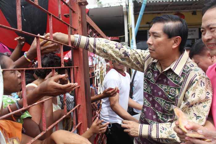 Phuket poor receive food donations ahead of Hungry Ghost Festival