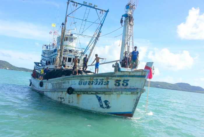 Marine office to battle Phuket tar balls on beaches