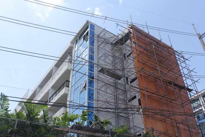 Exposed Phuket electrical wires shock three construction workers, one still unconscious