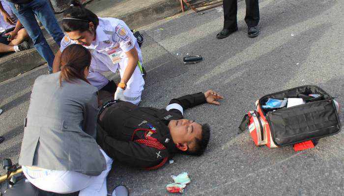 Phuket student leaves traffic cop unconscious after high-speed crash