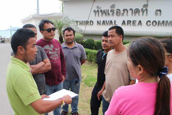 Illegal Phuket taxi drivers beg military to call off metered-taxi project