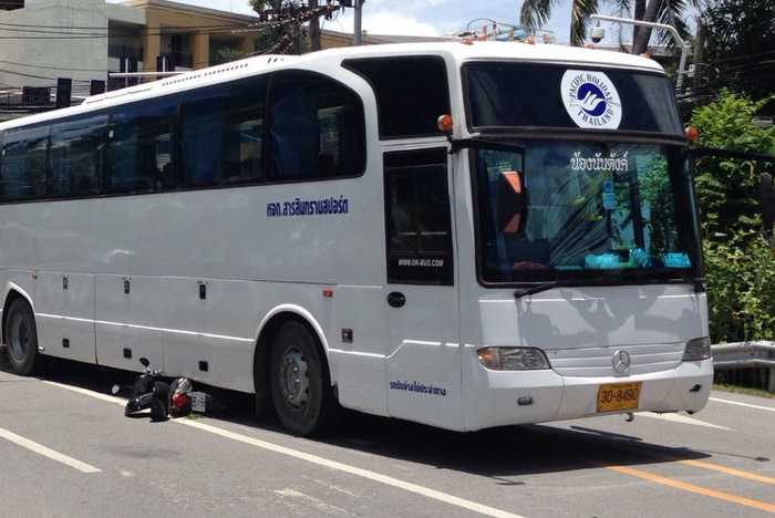 Lucky escape as foreigner dives out of path Phuket tour bus