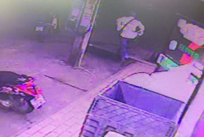 Phuket knife-wielding robber makes off with cash, 7-Eleven stamps