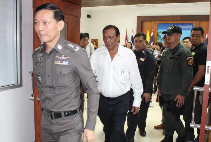 Phuket taxi mafia suspects Pisona Group’s Pian Keesin and the “Pisona Seven’ out on bail