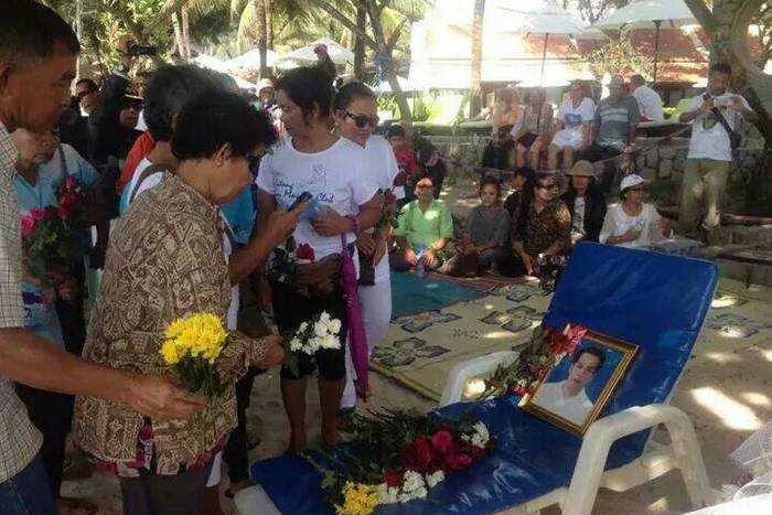 Suicide victim’s mum reveals letter calling for return of Phuket beaches to vendors