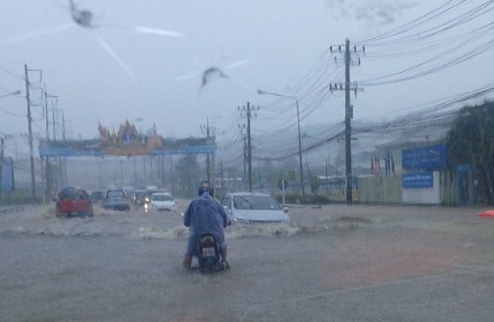 Flash floods hit Chalong