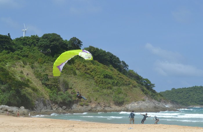 Paragliding temporarily banned in Rawai