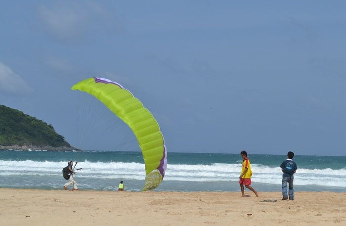 Promthep Cape paragliders sail into trouble