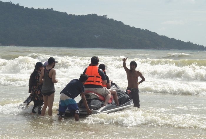 Jet-skis threaten Phuket tourism industry, says Ambassador