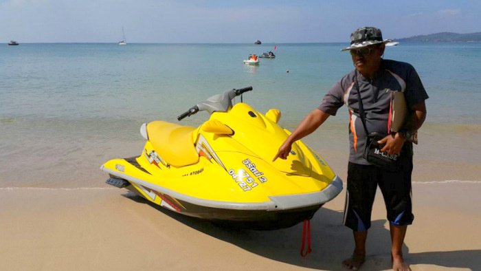 Legal Phuket jet-ski operators threaten to join illegal cowboys