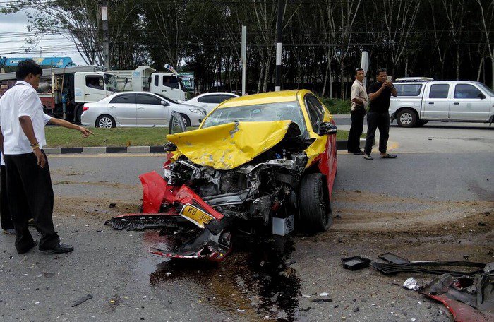 Six foreigners injured in high-speed Phuket taxi crash