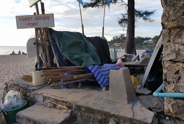 Phuket beach-usage issue halts lifeguard tower construction