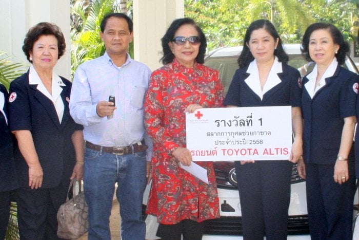 Housewife wins new car in Phuket Red Cross Fair lucky draw