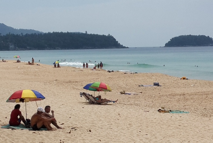 Beach chair leniency ends in Phuket (video)