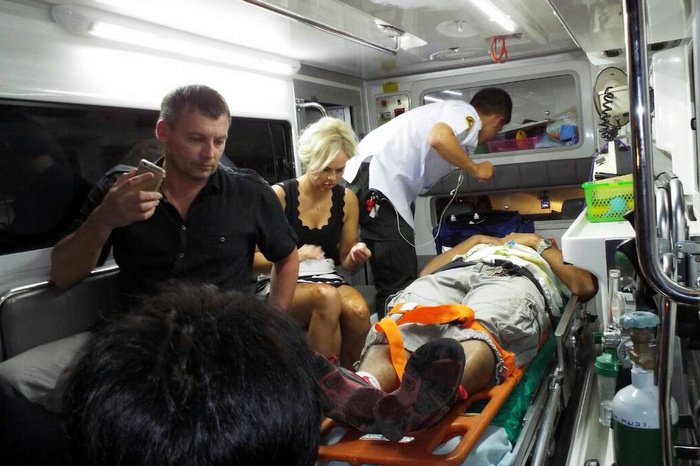 Russian tourists injured in Phuket head-on van crash