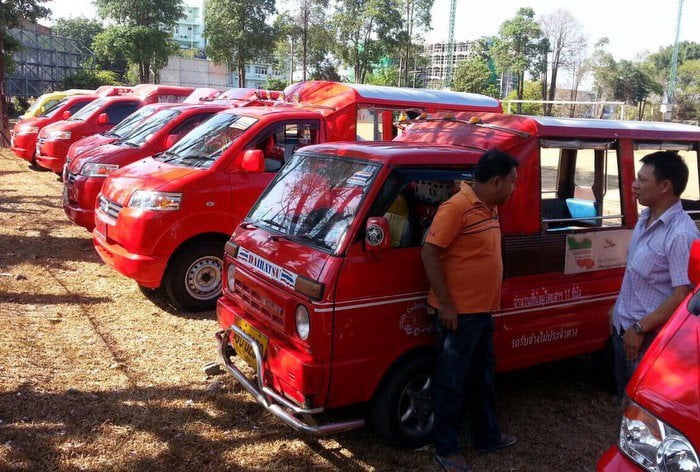 Video Report: Illegal tuk-tuk drivers urge Phuket Gov to expedite registration