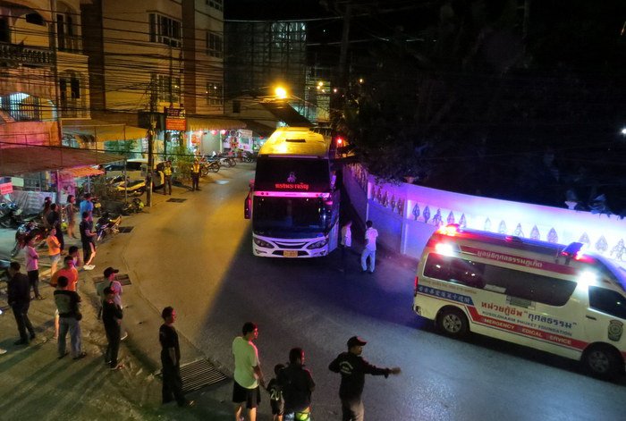 Brakeless tour bus driver safely stops on Patong Hill